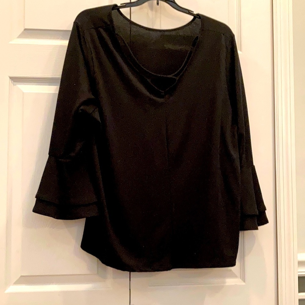 # Ruffled black 3/4 sleeve Lane Bryant top (22/24)